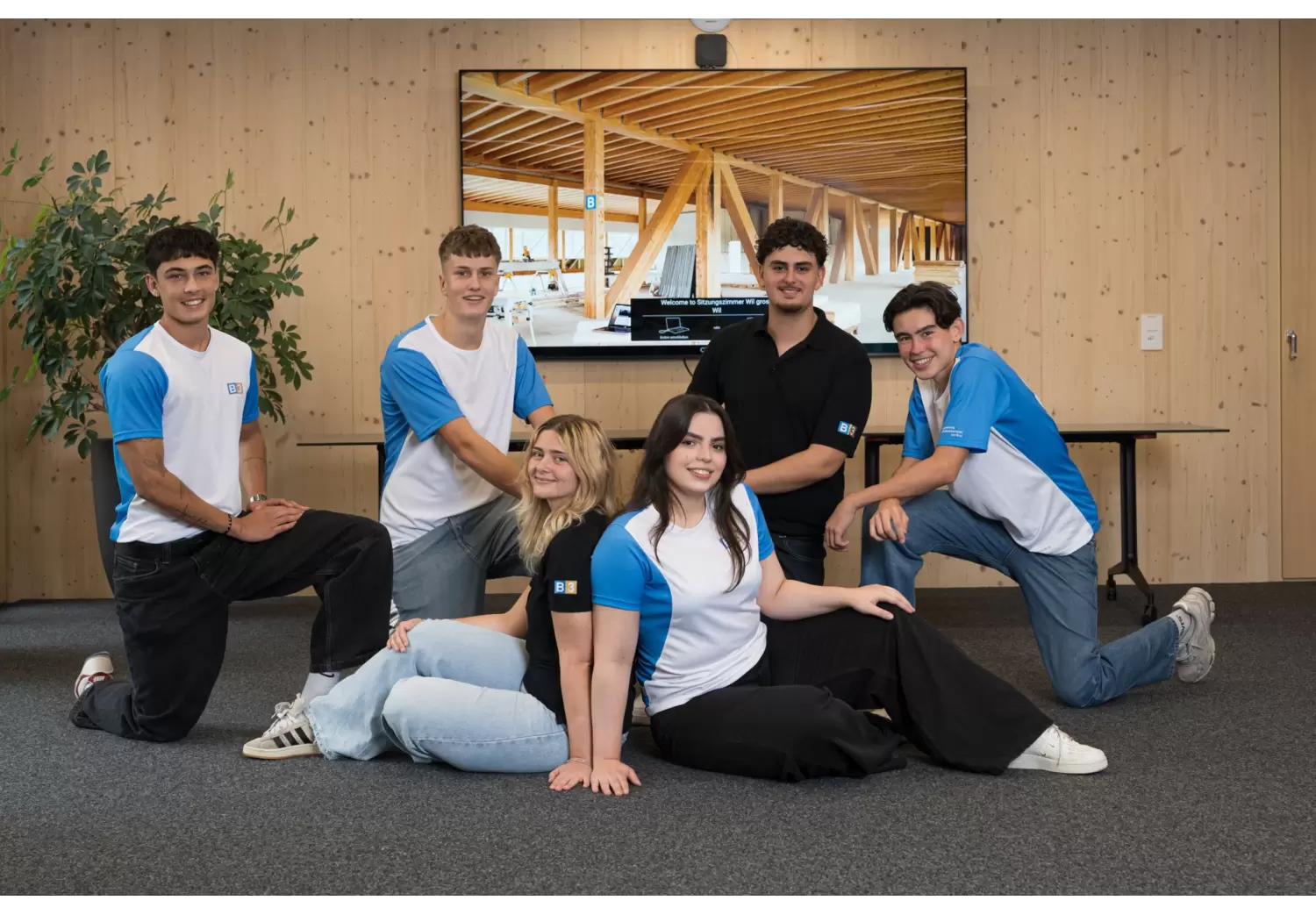 5_gruppenbild_lernende.jpg